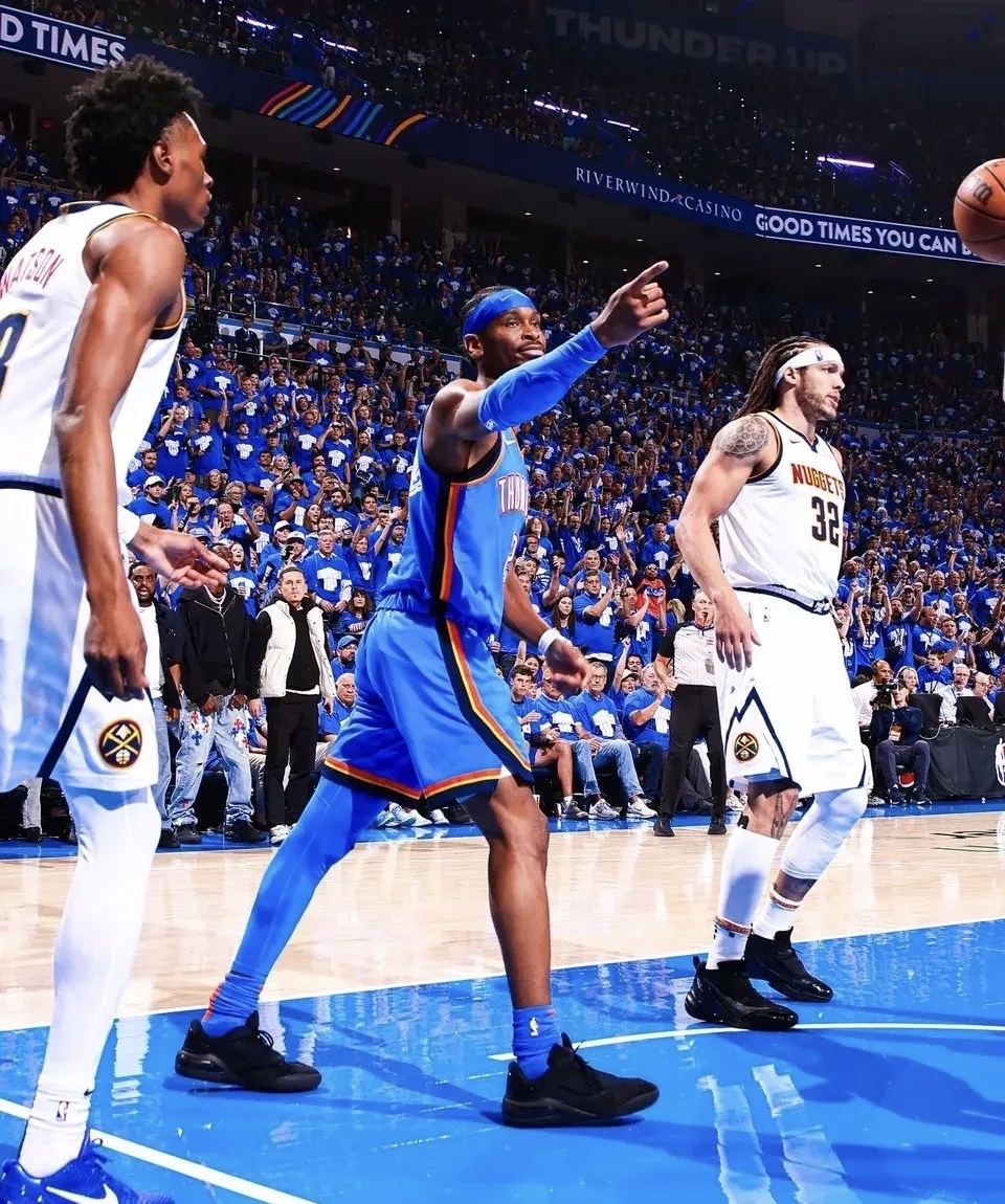 国王横扫76人,杜兰特三分雨点燃全场 国王横扫76人,杜兰特三分雨点燃全场