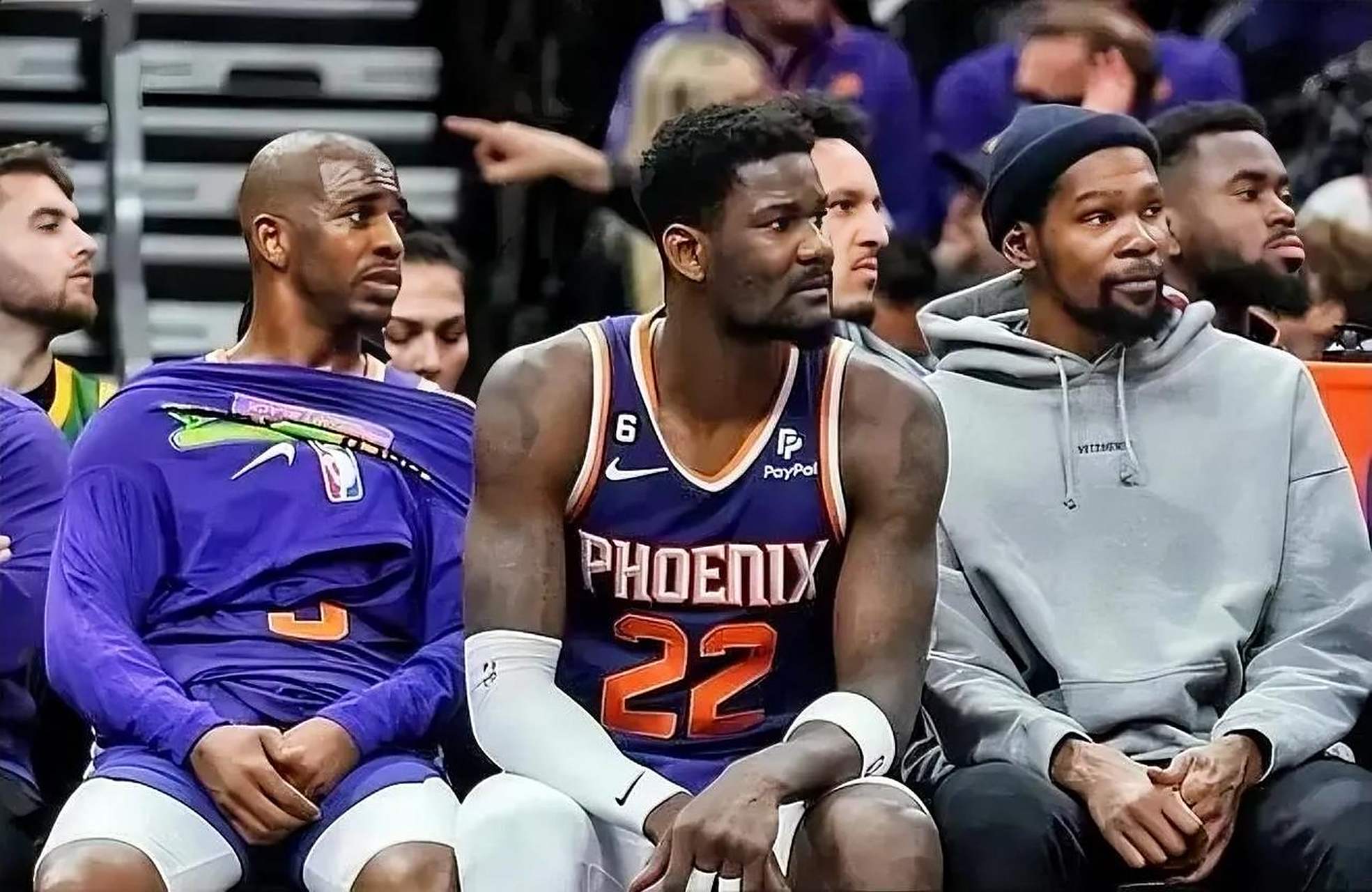 关于独行侠力克猛龙，艾顿统治全场的信息