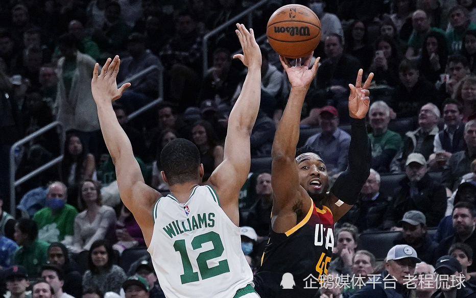 包含凯尔特人完胜澳大利亚男篮,萨姆·米切尔关键制胜的词条 包含凯尔特人完胜澳大利亚男篮,萨姆·米切尔关键制胜的词条