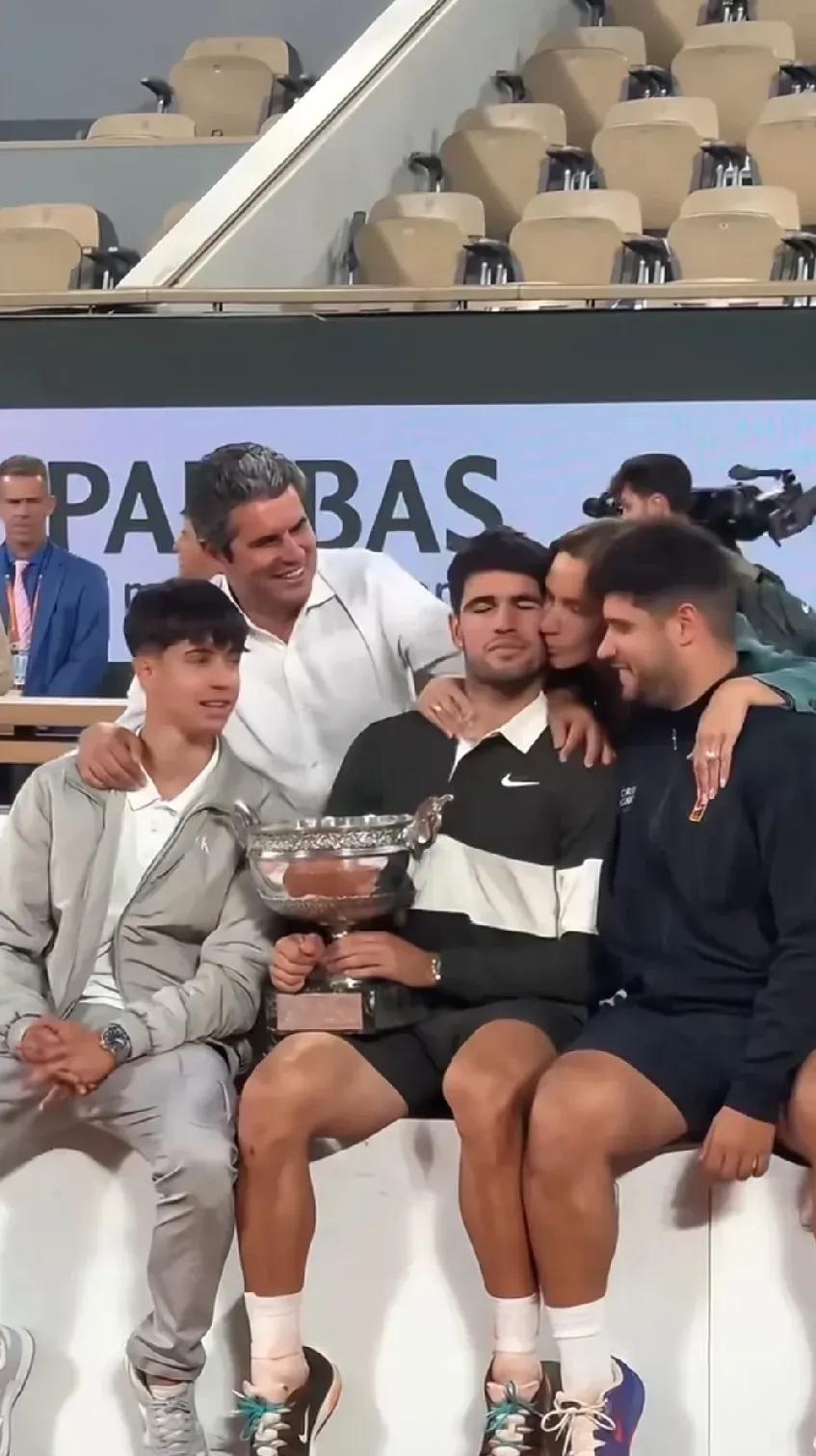 德国网球队绝杀西班牙网球队,阿尔卡拉斯完成帽子戏法 德国网球队绝杀西班牙网球队,阿尔卡拉斯完成帽子戏法