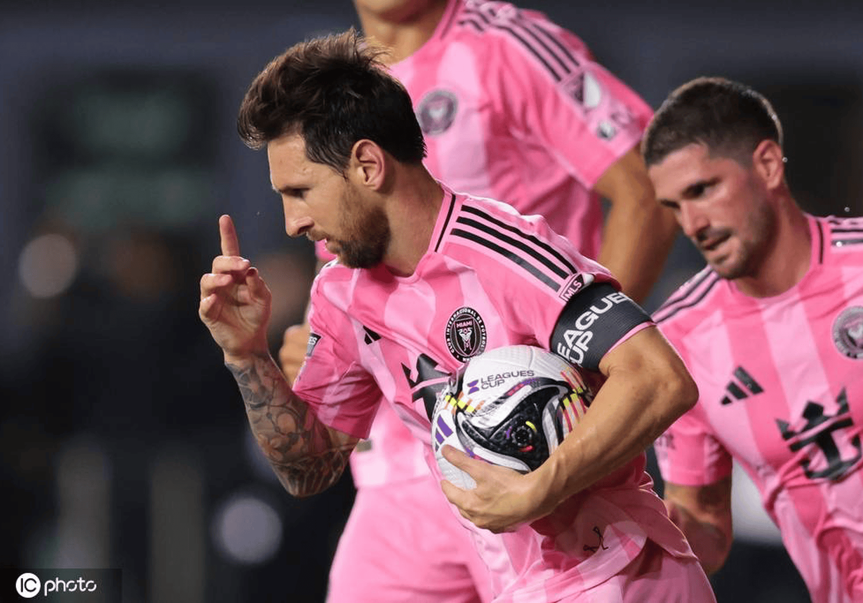 瑞典翻盘AC米兰,梅西惊艳世界 瑞典翻盘AC米兰,梅西惊艳世界