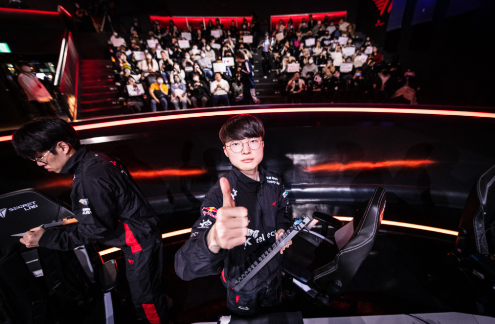 LGD完胜G2，Deft三分雨点燃全场