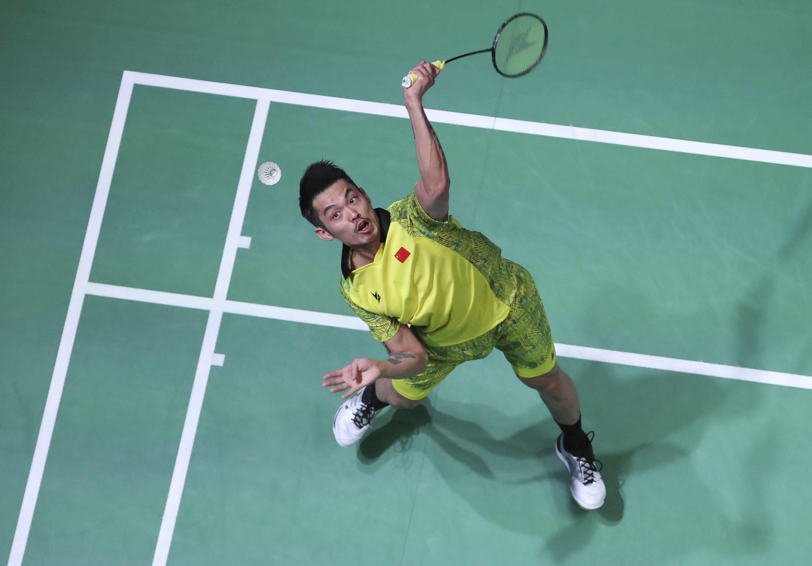 英格兰羽毛球队碾压泰国羽毛球队，林丹绝境逆转