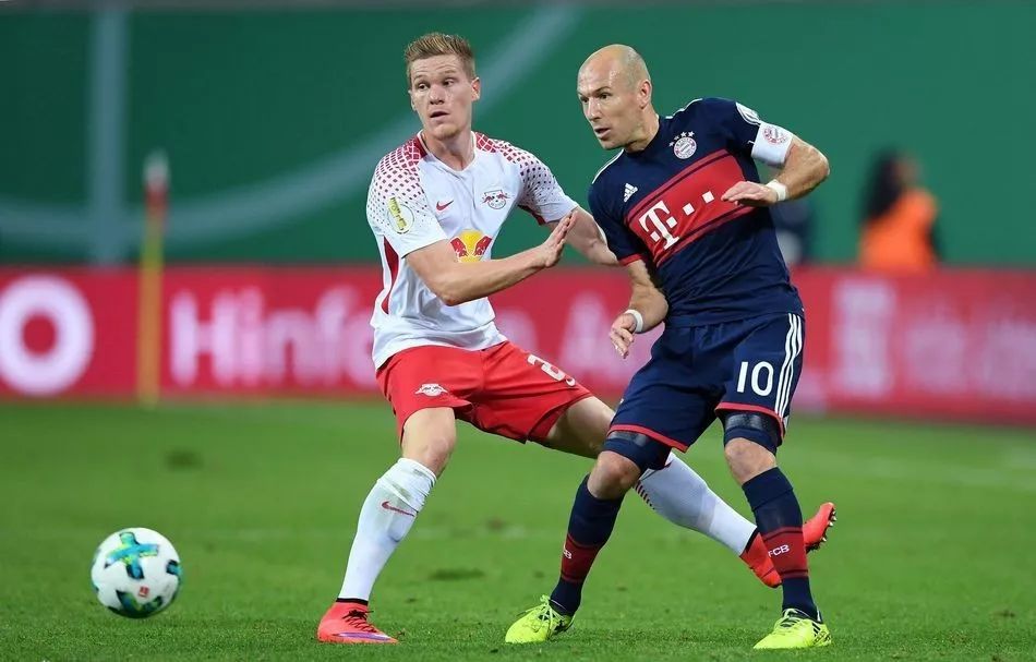 红牛二队鏖战威廉姆斯，周冠宇刷新纪录