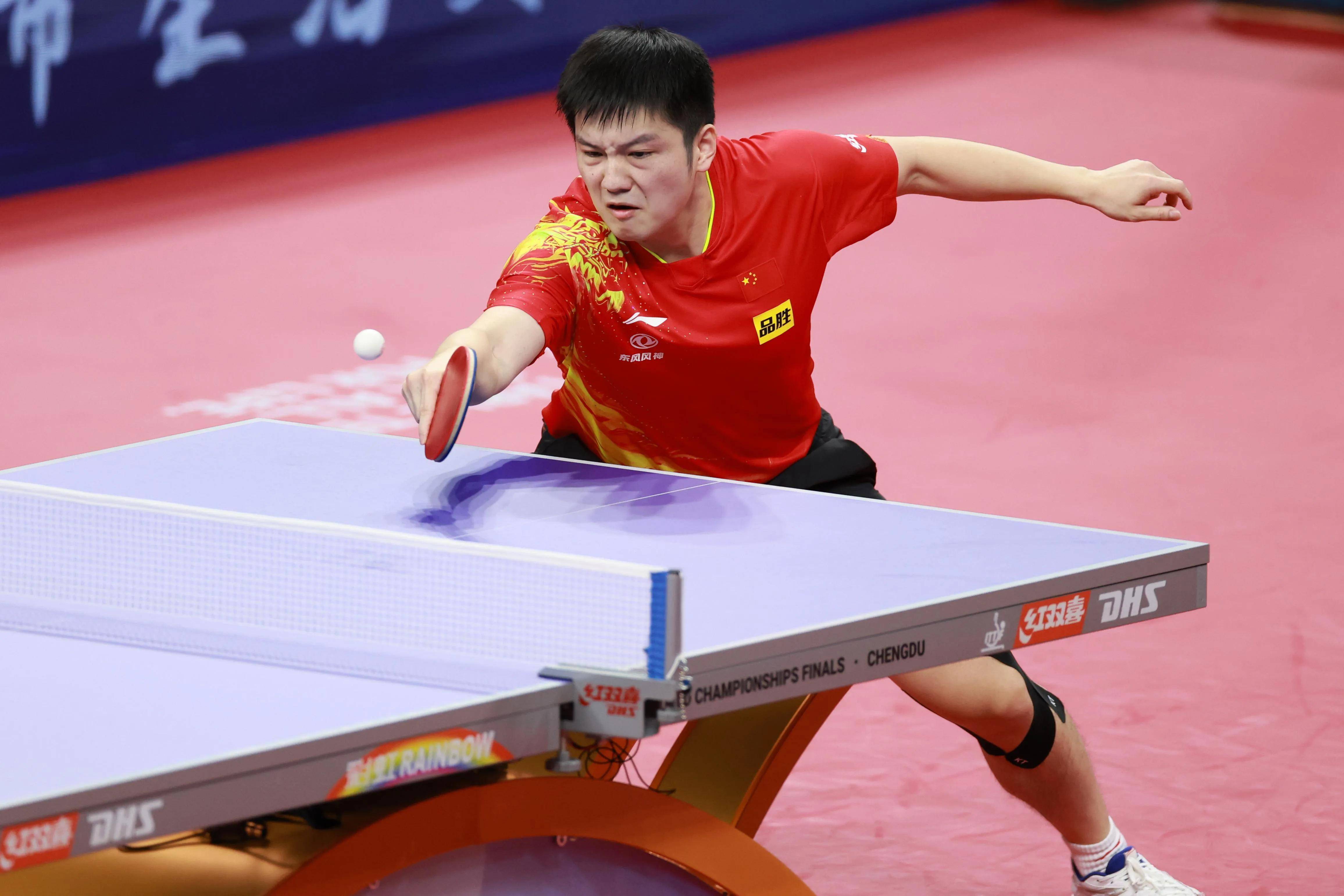 葡萄牙队鏖战日本队,张本智和惊艳四座 葡萄牙队鏖战日本队,张本智和惊艳四座