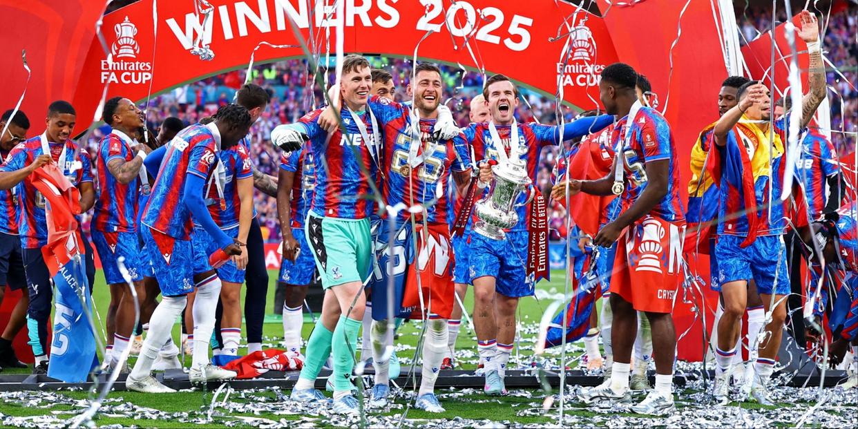 曼城客场2比0战胜水晶宫,稳固积分榜第一 曼城客场2比0战胜水晶宫,稳固积分榜第一