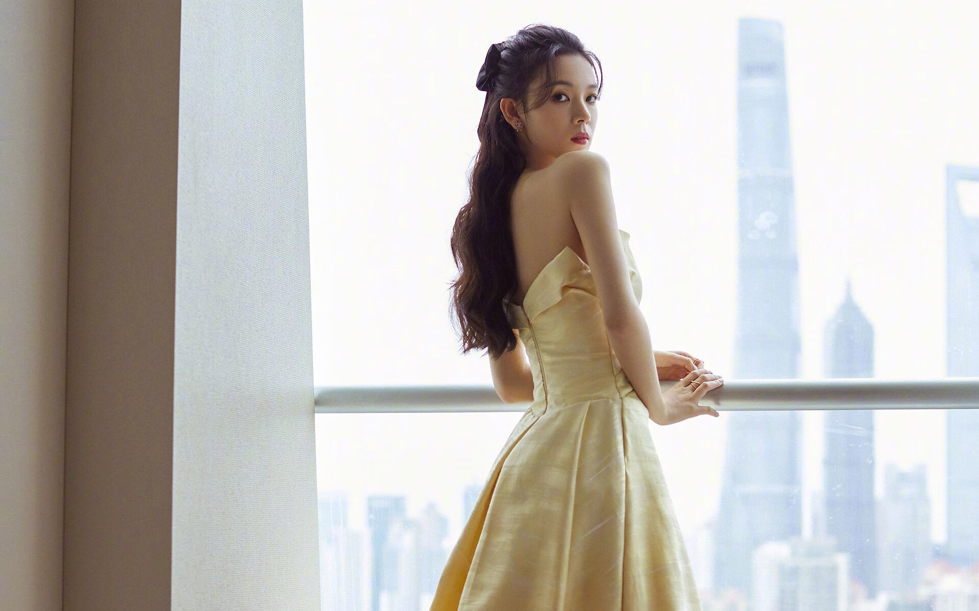 赛道上的孤胆英雄,佩雷兹高光表现助哈斯车队险胜雷诺巨舰