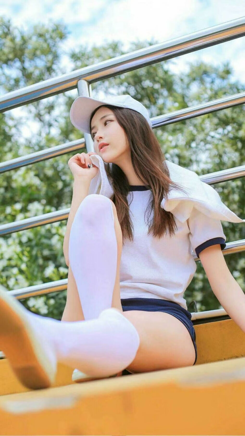 赛道与球场，当保罗的双重掌控艺术照亮胜利之夜